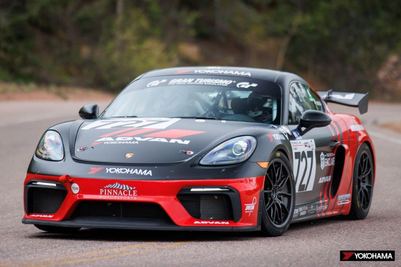 Autos equipados con llantas Yokohama triunfan en Pikes Peak en Estados Unidos